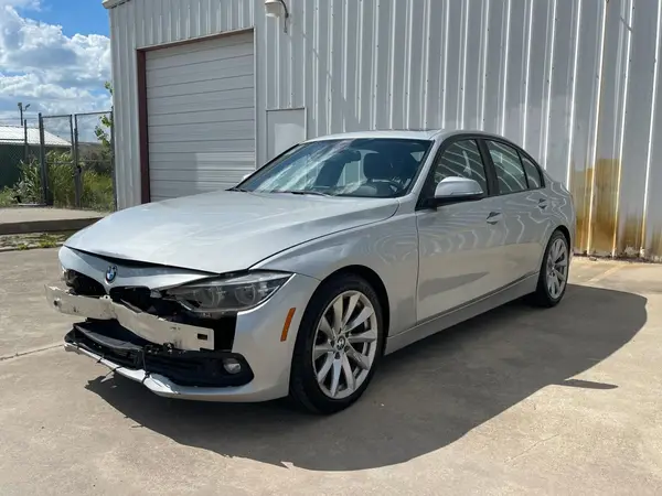 WBA8E1G59JNU89642 2018 BMW 3ER - Image 2