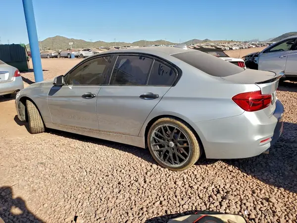 WBA8E1G59JNU90807 2018 BMW 3ER - Image 2