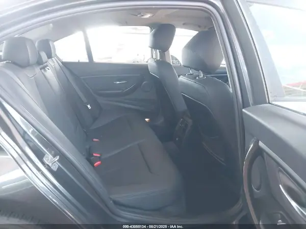 WBA8E1G59JNU91617 2018 BMW 3ER - Image 8