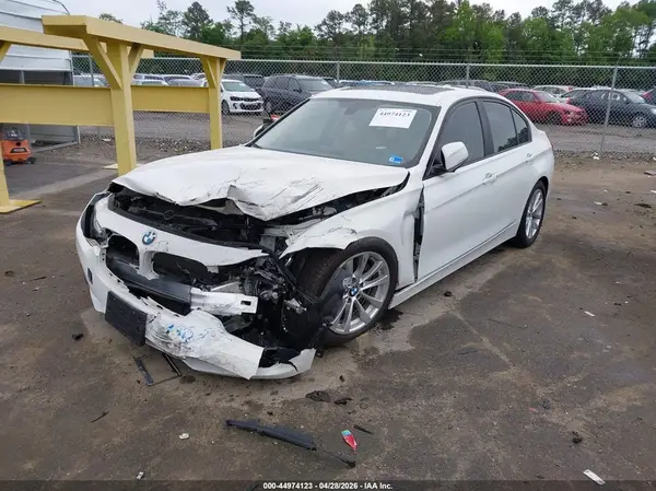 WBA8E1G59JNU91682 2018 BMW 3ER - Image 2