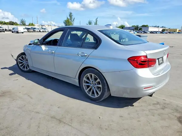 WBA8E1G59JNU92475 2018 BMW 3ER - Image 2