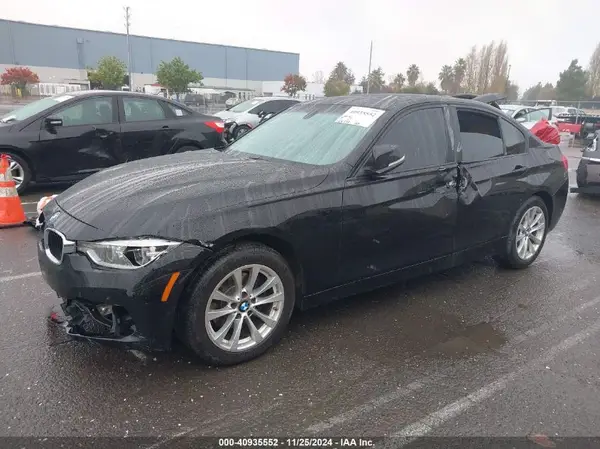 WBA8E1G59JNU92721 2018 BMW 3ER - Image 2
