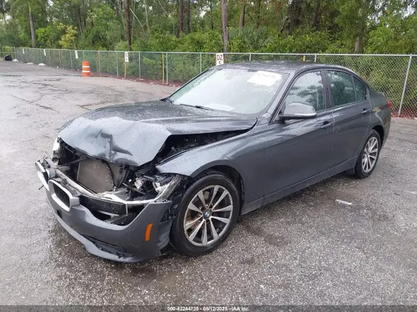 WBA8E1G59JNU93478 2018 BMW 3ER - Image 2