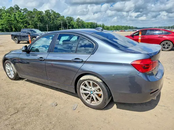 WBA8E1G5XGNT38107 2016 BMW 3ER - Image 2
