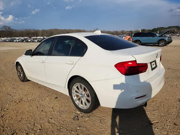 WBA8E1G5XGNT99201 2016 BMW 3ER - Image 2