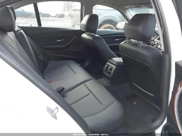 WBA8E1G5XGNU12450 2016 BMW 3ER - Image 8