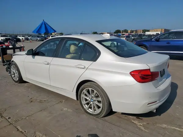 WBA8E1G5XHNU12725 2017 BMW 3ER - Image 2