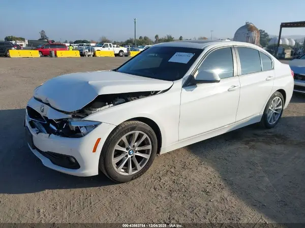 WBA8E1G5XHNU12949 2017 BMW 3ER - Image 2