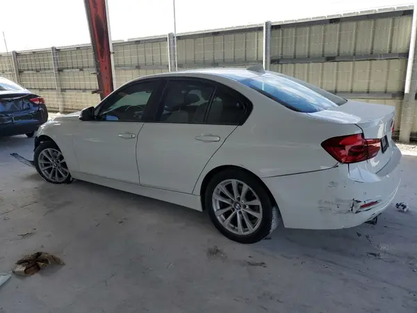 WBA8E1G5XHNU13227 2017 BMW 3ER - Image 2