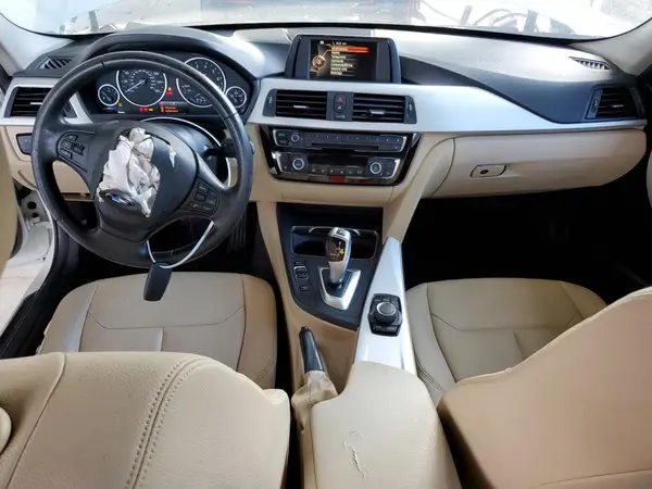 WBA8E1G5XHNU13227 2017 BMW 3ER - Image 8