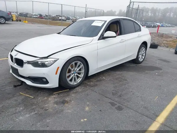 WBA8E1G5XHNU13292 2017 BMW 3ER - Image 2
