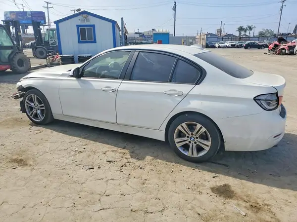 WBA8E1G5XHNU15317 2017 BMW 3ER - Image 2