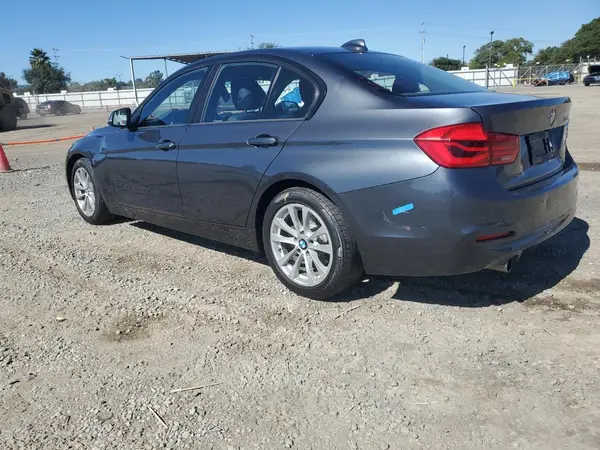 WBA8E1G5XJNU89018 2018 BMW 3ER - Image 2