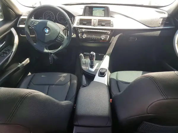 WBA8E1G5XJNU89634 2018 BMW 3ER - Image 8
