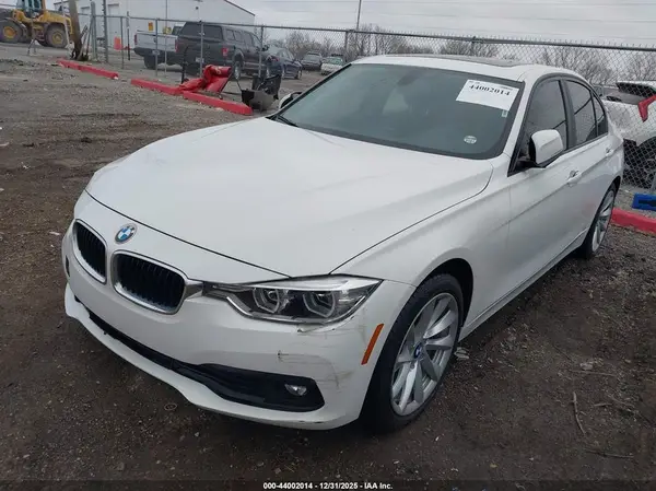 WBA8E1G5XJNU90489 2018 BMW 3ER - Image 2
