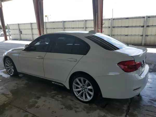WBA8E1G5XJNU90685 2018 BMW 3ER - Image 2