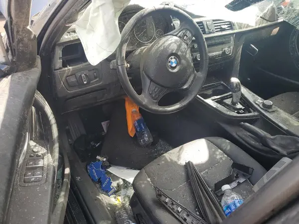 WBA8E1G5XJNU92419 2018 BMW 3ER - Image 8