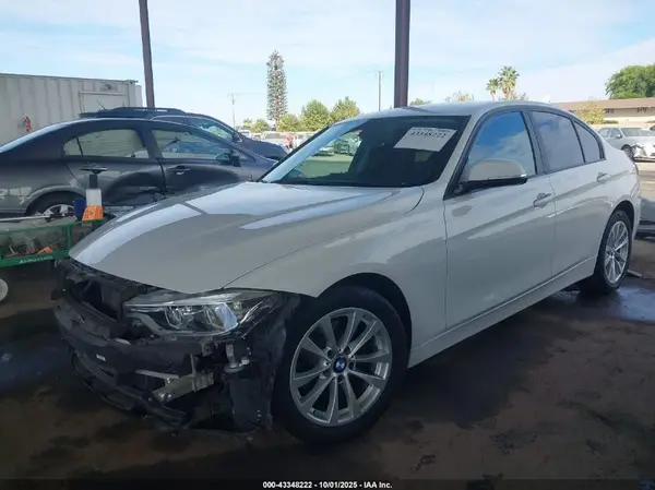WBA8E1G5XJNU93103 2018 BMW 3ER - Image 2