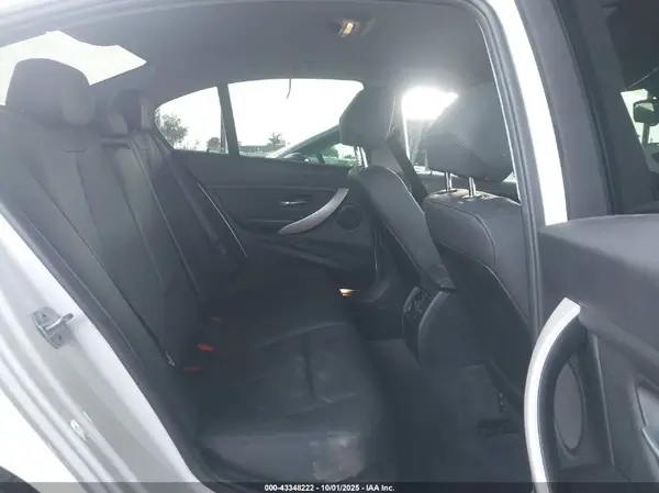 WBA8E1G5XJNU93103 2018 BMW 3ER - Image 8