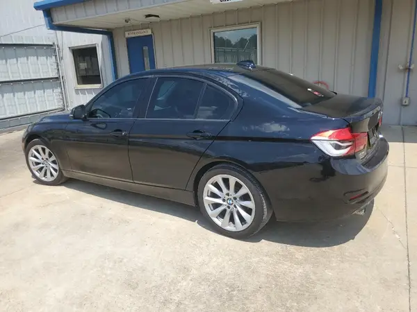 WBA8E1G5XJNU93375 2018 BMW 3ER - Image 2
