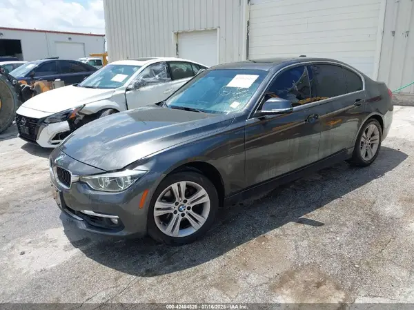 WBA8E3C53GK503725 2016 BMW 3ER - Image 2