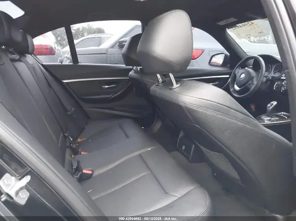 WBA8E3C54GK504396 2016 BMW 3ER - Image 8