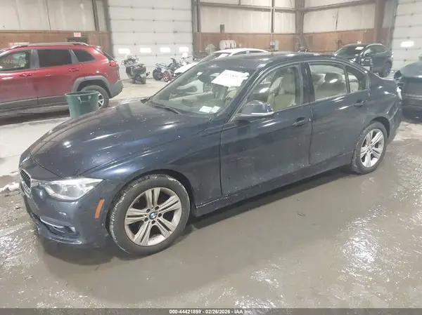 WBA8E3C58GK503610 2016 BMW 3ER - Image 2