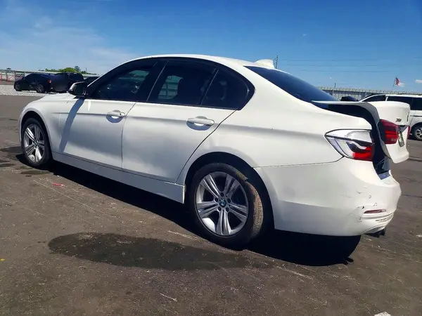 WBA8E3C59GK500411 2016 BMW 3ER - Image 2