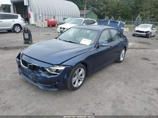 WBA8E3G50GNU02019 2016 BMW 3ER - Image 2