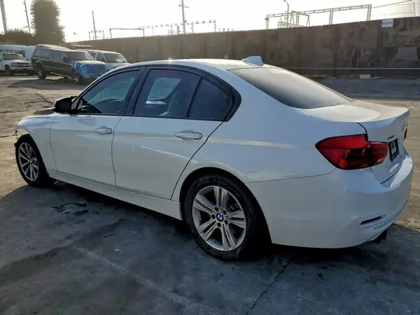 WBA8E3G51GNU04765 2016 BMW 3ER - Image 2