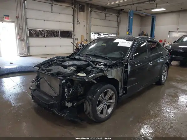 WBA8E3G53GNT75821 2016 BMW 3ER - Image 2