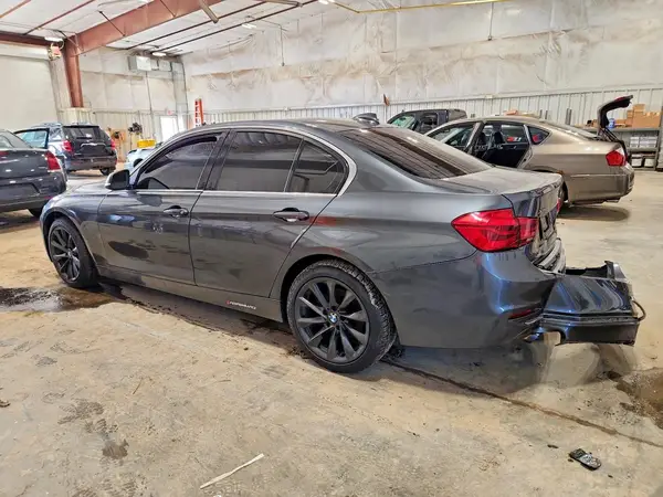 WBA8E3G53GNT77861 2016 BMW 3ER - Image 2
