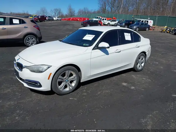 WBA8E3G54GNU01715 2016 BMW 3ER - Image 2