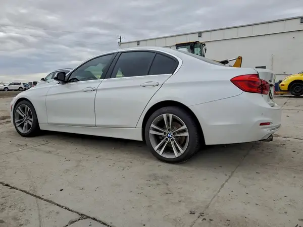 WBA8E3G54GNU01892 2016 BMW 3ER - Image 2