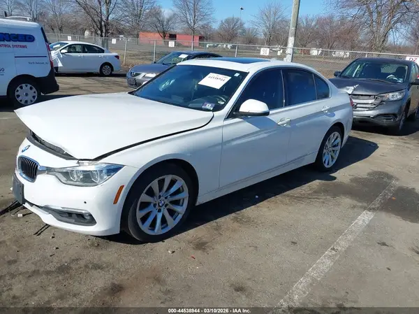 WBA8E3G54GNU03707 2016 BMW 3ER - Image 2