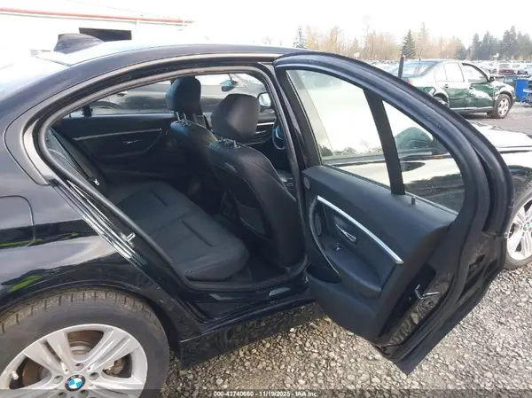 WBA8E3G55GNU02050 2016 BMW 3ER - Image 8