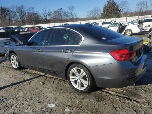 WBA8E5C36HK389022 2017 BMW 3ER - Image 2