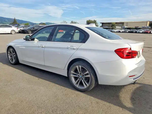WBA8E5C52GK388224 2016 BMW 3ER - Image 2