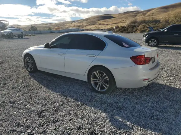 WBA8E5C52JA506656 2018 BMW 3ER - Image 2