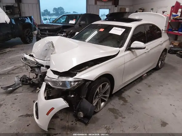 WBA8E5C54JA506755 2018 BMW 3ER - Image 2