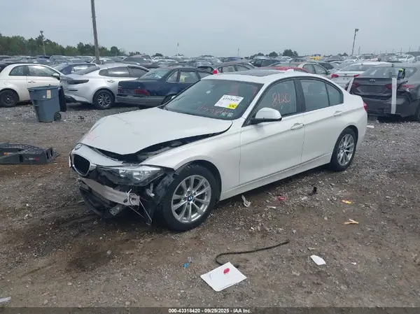 WBA8E5G30HNU42435 2017 BMW 3ER - Image 2