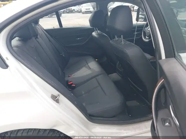 WBA8E5G30HNU42435 2017 BMW 3ER - Image 8