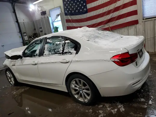 WBA8E5G30HNU42600 2017 BMW 3ER - Image 2