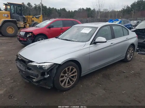 WBA8E5G30HNU45349 2017 BMW 3ER - Image 2