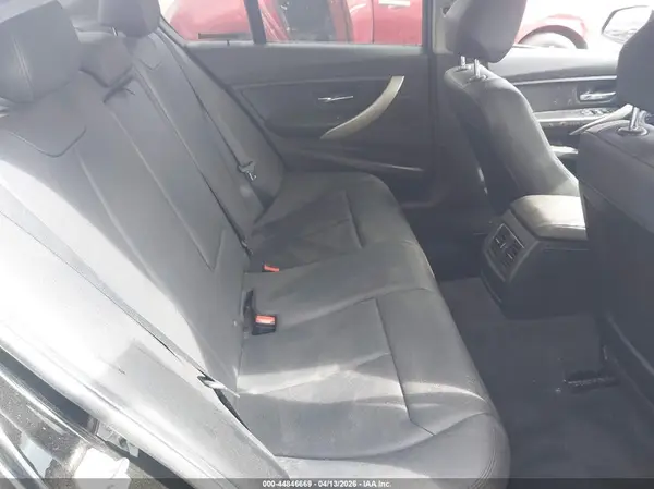 WBA8E5G31HNU42654 2017 BMW 3ER - Image 8