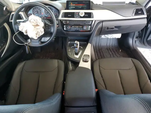 WBA8E5G31HNU43996 2017 BMW 3ER - Image 8