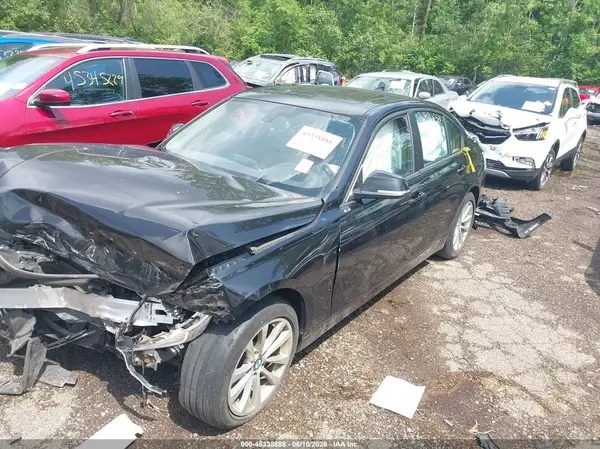 WBA8E5G31HNU44517 2017 BMW 3ER - Image 2
