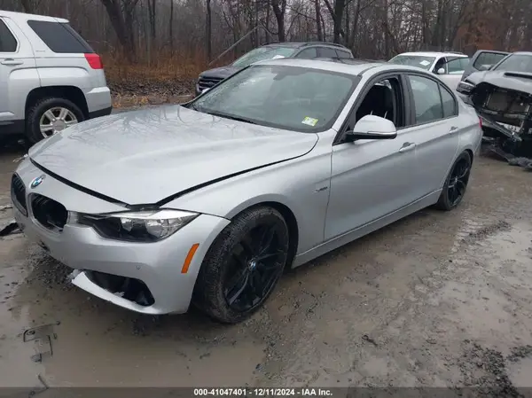 WBA8E5G31HNU44551 2017 BMW 3ER - Image 2