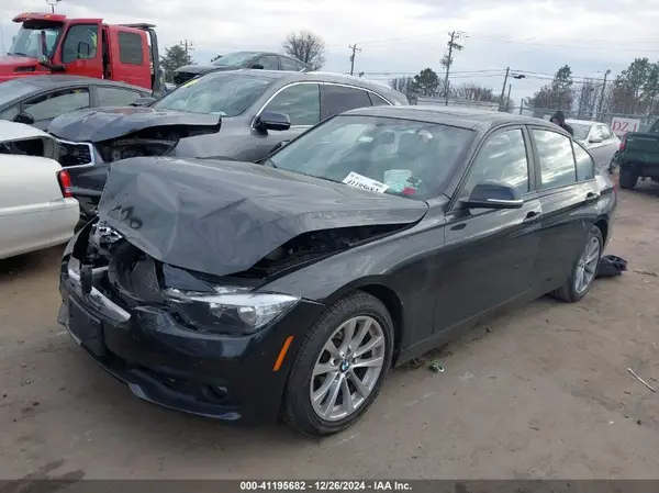 WBA8E5G31HNU44632 2017 BMW 3ER - Image 2