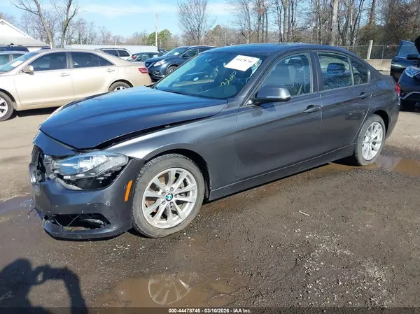 WBA8E5G32HNU42579 2017 BMW 3ER - Image 2